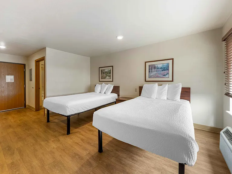 Studio Suite - 2 Full Beds