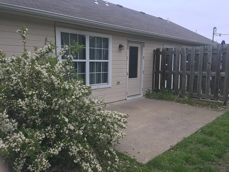 2901 Russel Ct — Photo 15