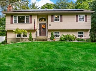 3676 Sagamore Ave, Mohegan Lake, NY 10547
