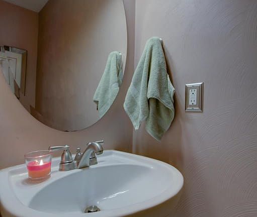 Entry Half Bath