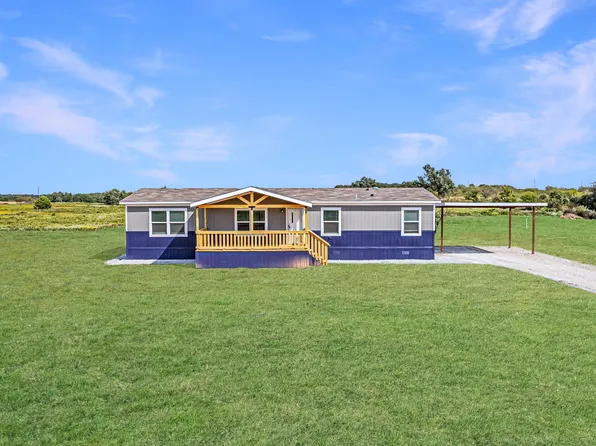 370 Leech Rd, Poolville, TX 76487