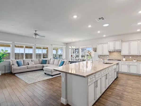 806 Fairywren Ct, Lincoln, CA 95648