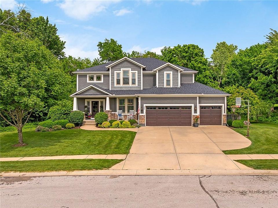 1st image of 304 Shoreline Dr
