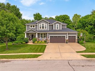 304 Shoreline Dr, Louisburg, KS 66053