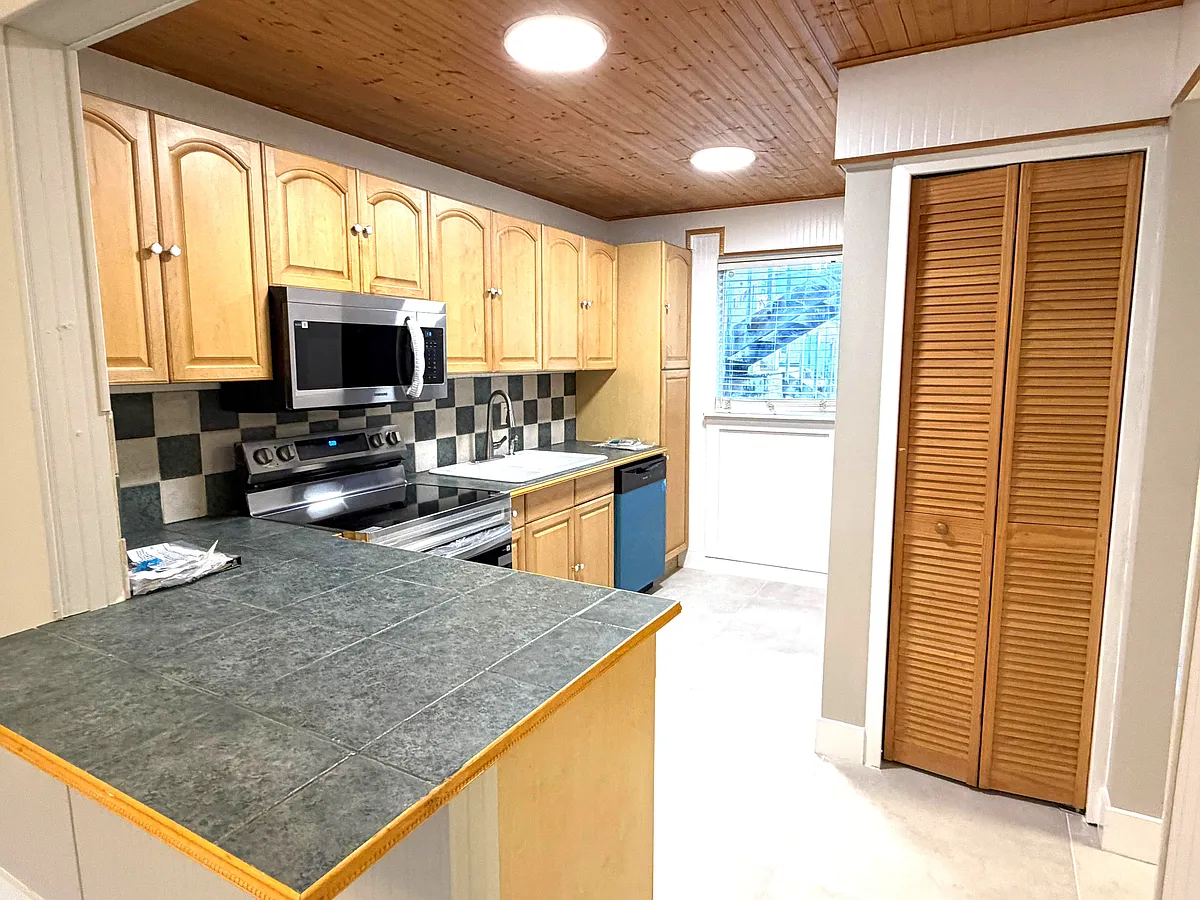 Building Photo - 701 SW 75th St #103
