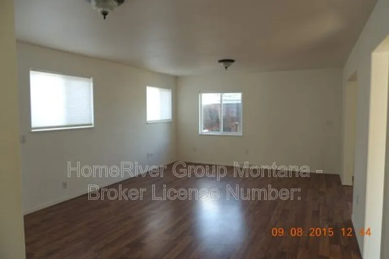 4 bed, 2.0 bath, $2,400 — Photo 3