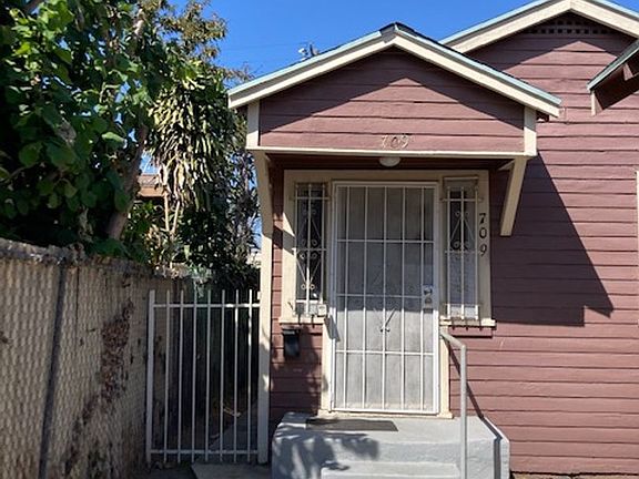 2nd image of 707 W 77th St #709