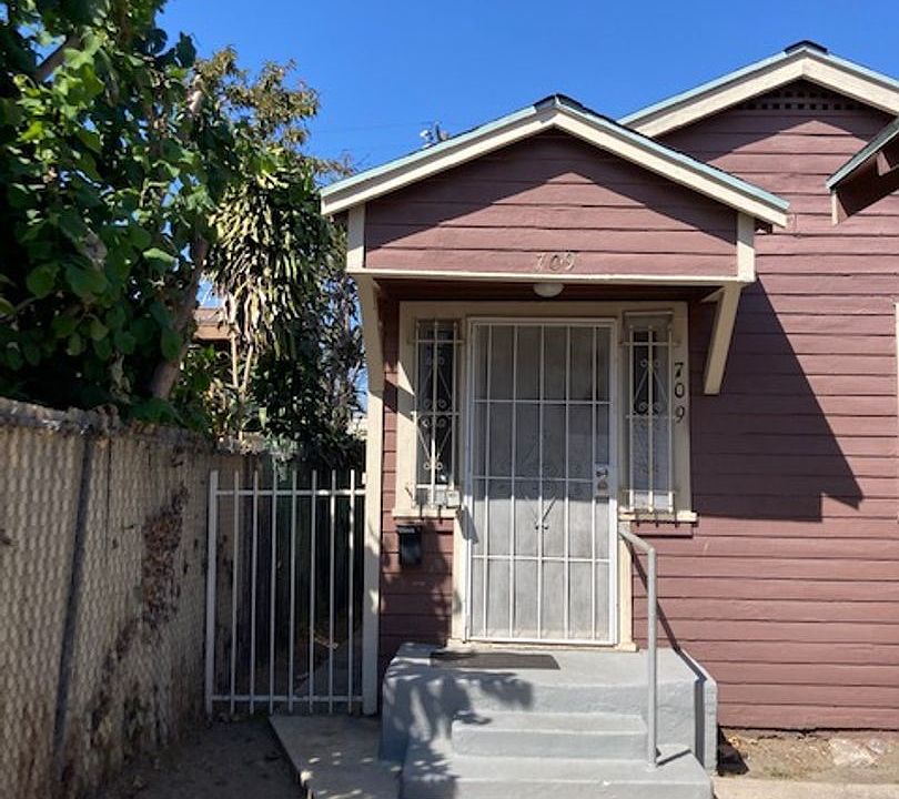 1st image of 707 W 77th St #709