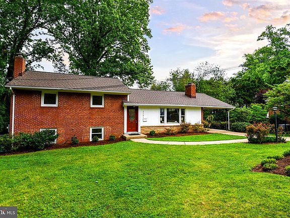 2nd image of 5701 Radnor Ct