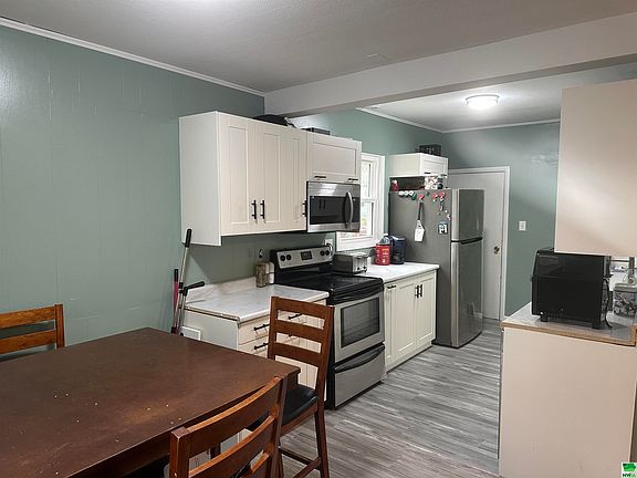 4th image of 2109 S Glass St