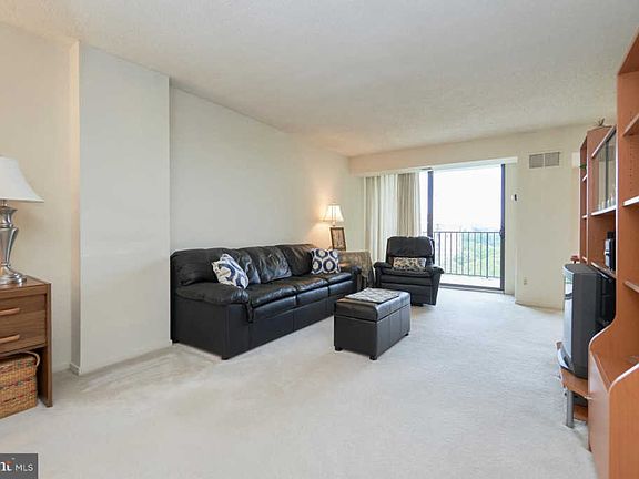 4th image of 2311 Pimmit Dr APT 818