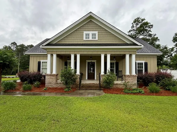 122 White Dr, Fitzgerald, GA 31750