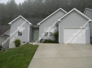 52 Woodcreek Cir, Swannanoa, NC 28778