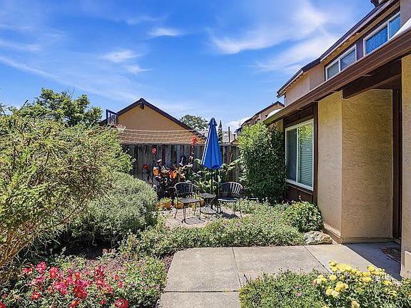4th image of 2439 Bay Meadows Cir