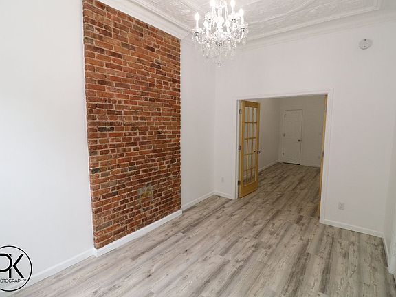 5th image of 241 Kingsland Ave APT 1L