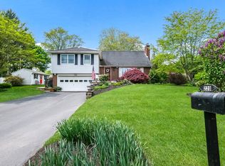 220 Forrest Dr, Chalfont, PA 18914