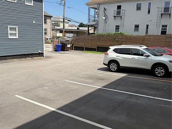 2nd image of 124 Chestnut St