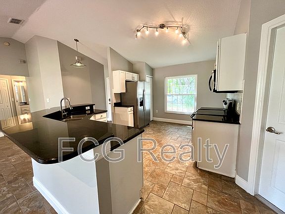 4th image of 830 Briargrove Ave