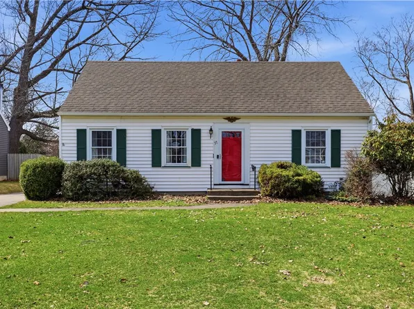 37 Oakmount Dr, Rochester, NY 14617