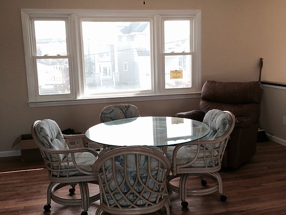 5th image of 22 Curaco Ave
