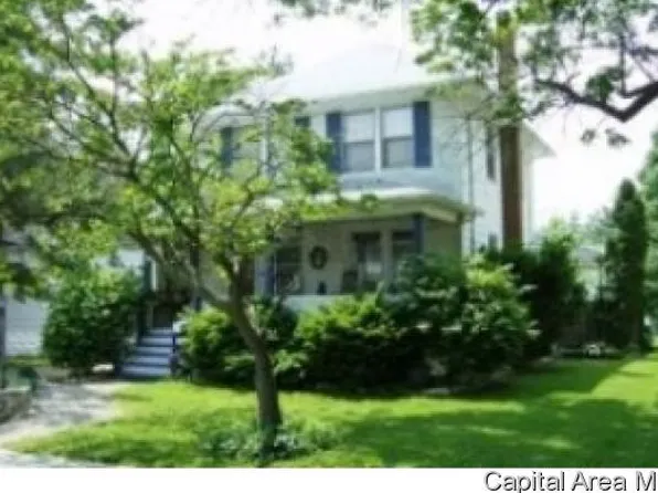 934 Johnson St, Carlinville, IL 62626