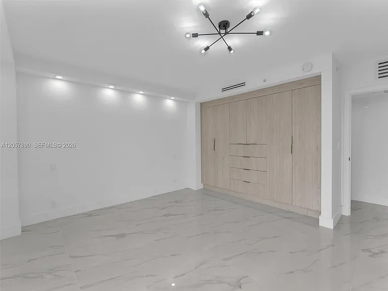 19707 Turnberry Way #21D — Photo 25