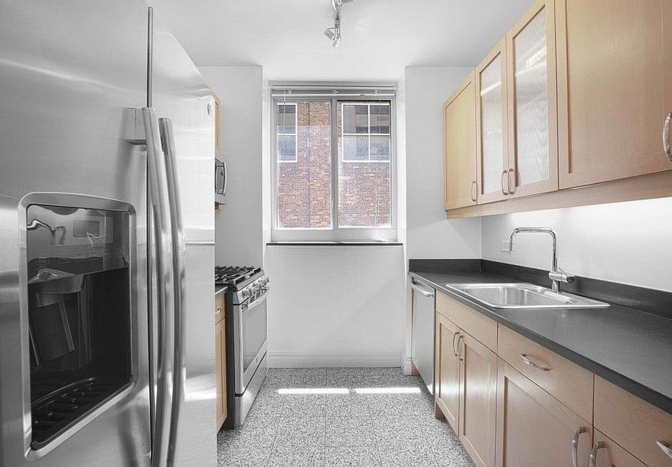 1st image of 401 E 60th St APT 8M