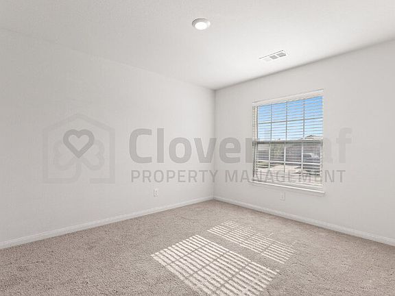 4th image of 105 Allington Cir
