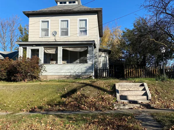 818 Franklin St, Burlington, IA 52601