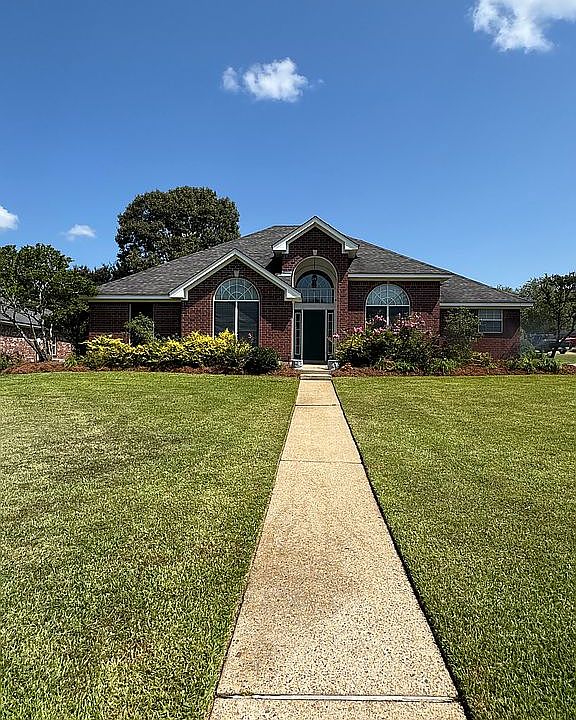 1st image of 218 Creek Stone Dr
