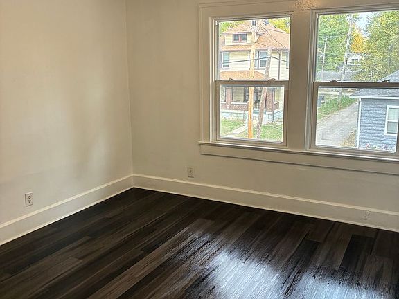 2nd image of 310 N Dequincy St #316
