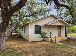 14 E Rochefort St, Eden, TX 76837
