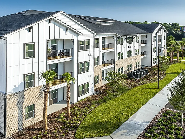 The Clarke at Kendall Town Apartments — Photo 28