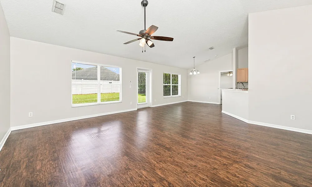 4 bed, 2.0 bath, 1788 sqft, $2,410 — Photo 4