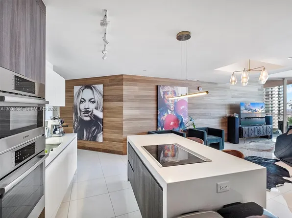 851 NE 1st Ave, Miami, FL