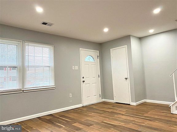 3rd image of 16553 Sherwood Pl