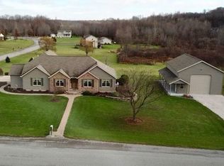 8751 Maplewood Dr, Erie, PA 16510