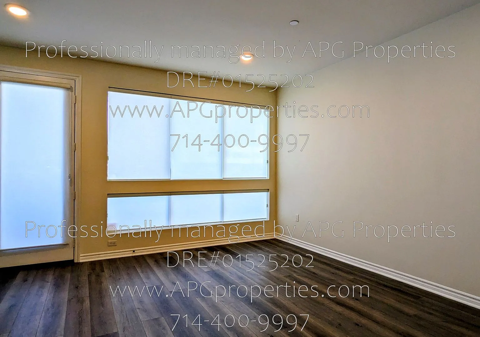 Modern 3 bedroom / 4 bathroom Tri level Townhome with 2 car garage and EV charger — Photo 4
