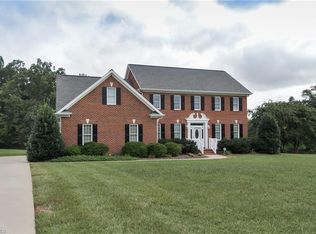 3146 Raccoon Run Dr, Burlington, NC 27215