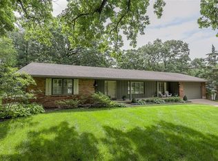 10040 Fontana Ln, Overland Park, KS 66207