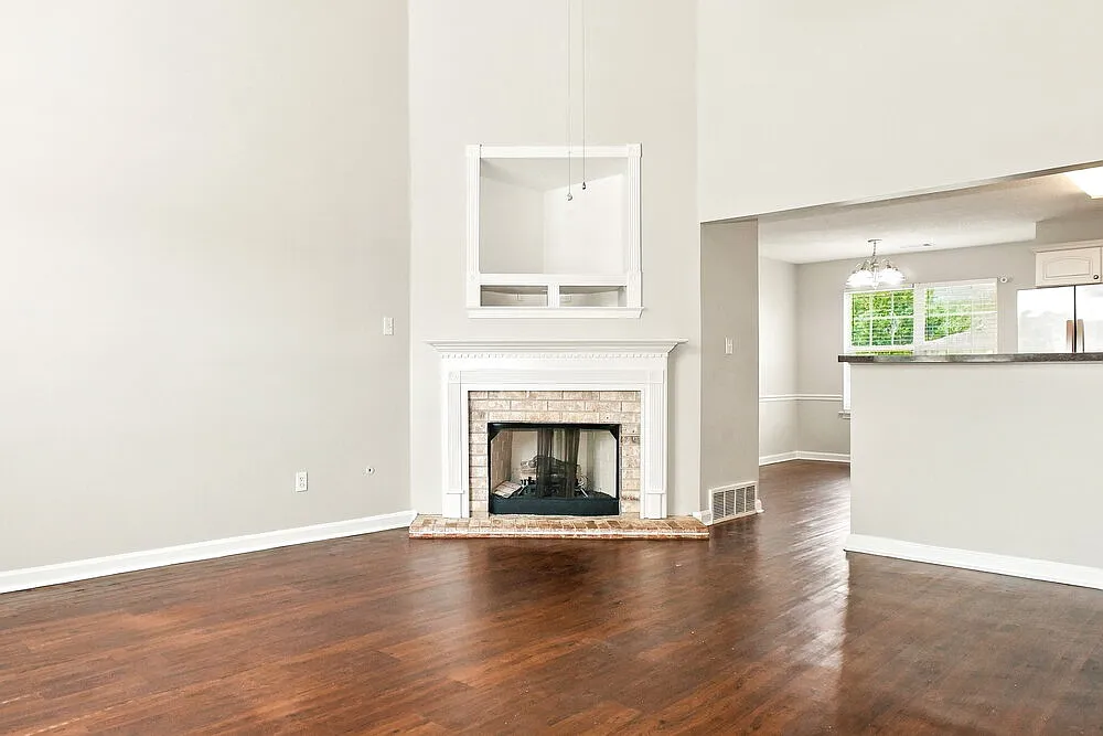 4 bed, 2.5 bath, 1796 sqft, $1,975 — Photo 4