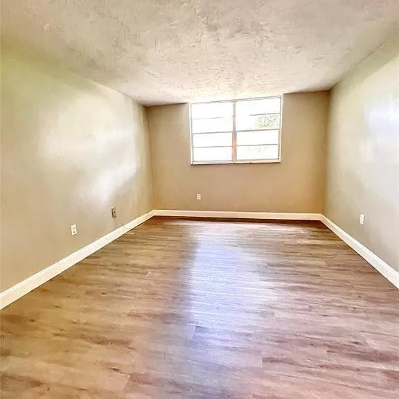 7000 NW 17th St #109 — Photo 8