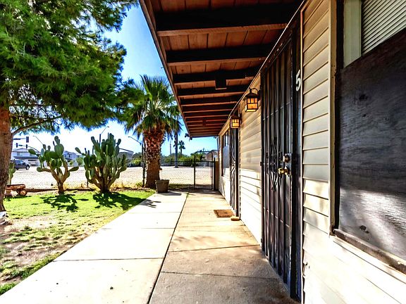 5th image of 7508 W ORANGEWOOD Avenue