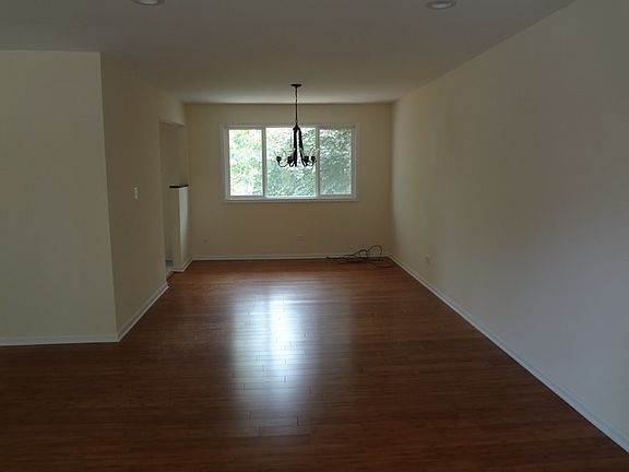 5th image of 1063 N King Charles Ct