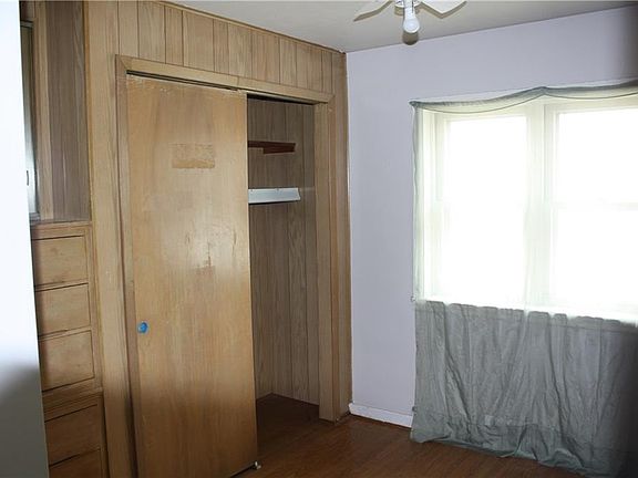 4th image of 3444 W Washington St