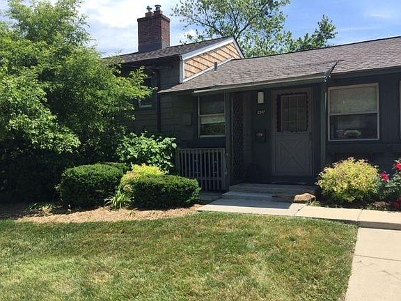 2nd image of 2317 Fernwood Ave