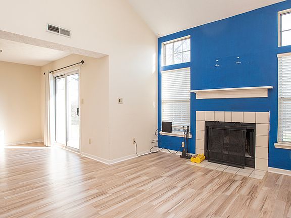 4th image of 9433 Wimbledon Ct