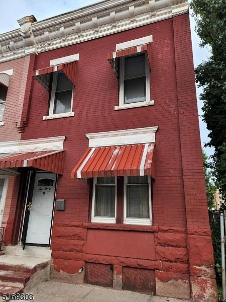 1st image of 240 N 19Th St