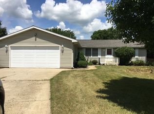 11869 N Pied Piper Pkwy, Cromwell, IN 46732