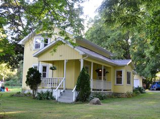 261 Oak St NE, Rockford, MI 49341